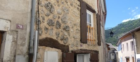 Maison de village – m1782 – 05140 LA BEAUME